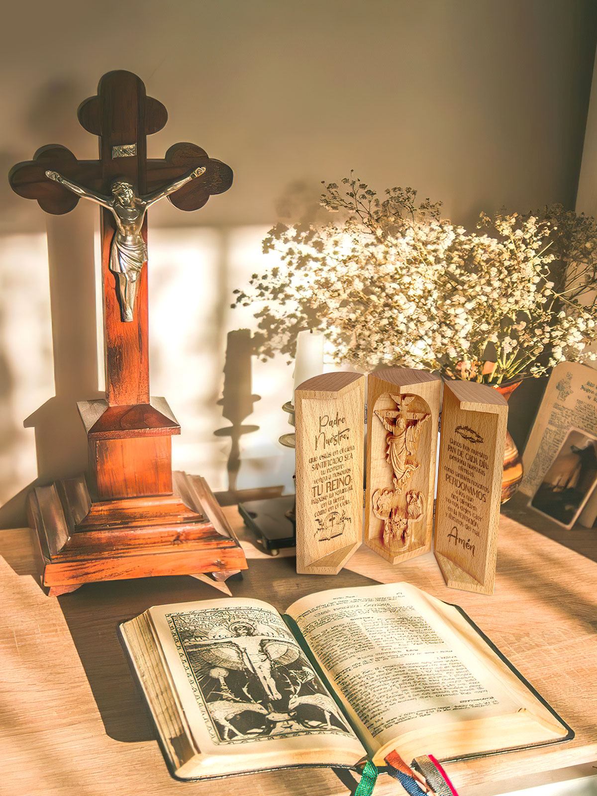 Padre Nuestro - Openable Wooden Cylinder Sculpture of Jesus Christ