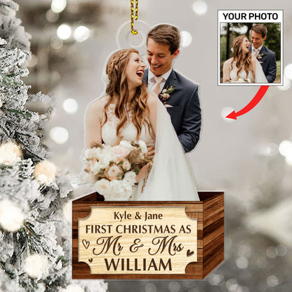 First Christmas Married Couple - Personalized 1-Side Acrylic Ornament FCACOLEHA2269TA